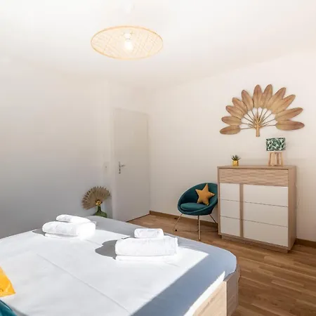 아파트 Vire Moulin Furnished Flat 안시