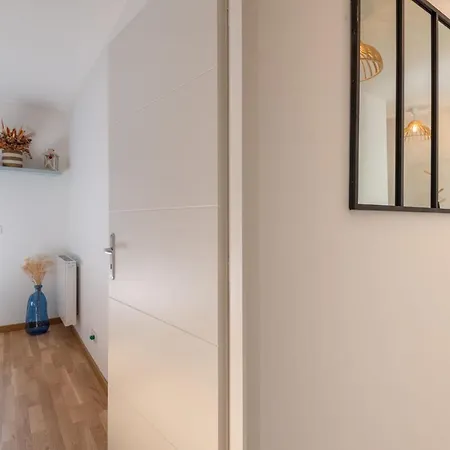 Vire Moulin Furnished Flat 아파트 *