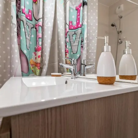 Vire Moulin Furnished Flat 아파트 *